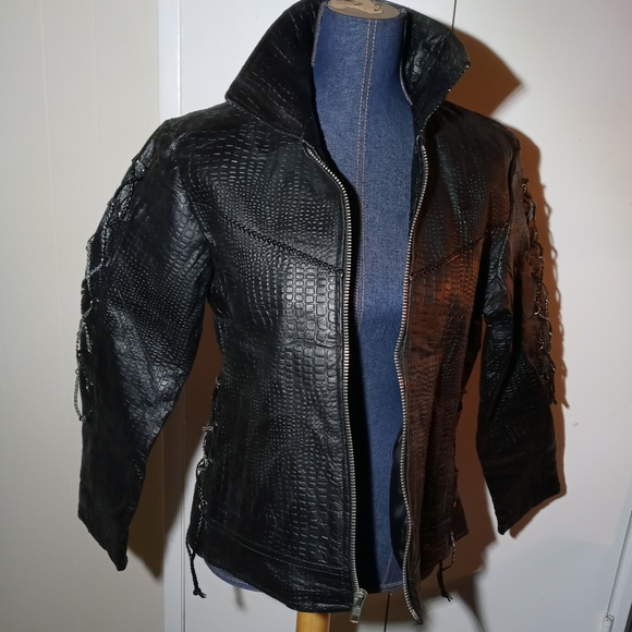 Leather jacket - Picture 2 of 11